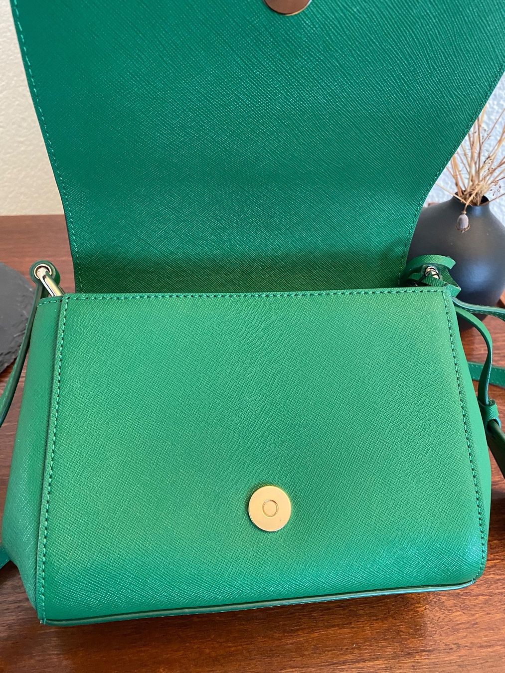 Taschen für Damen: Tasche DNKY Leder NEU – Neu und originalverpackt aus Basel von Gundeli-25 3