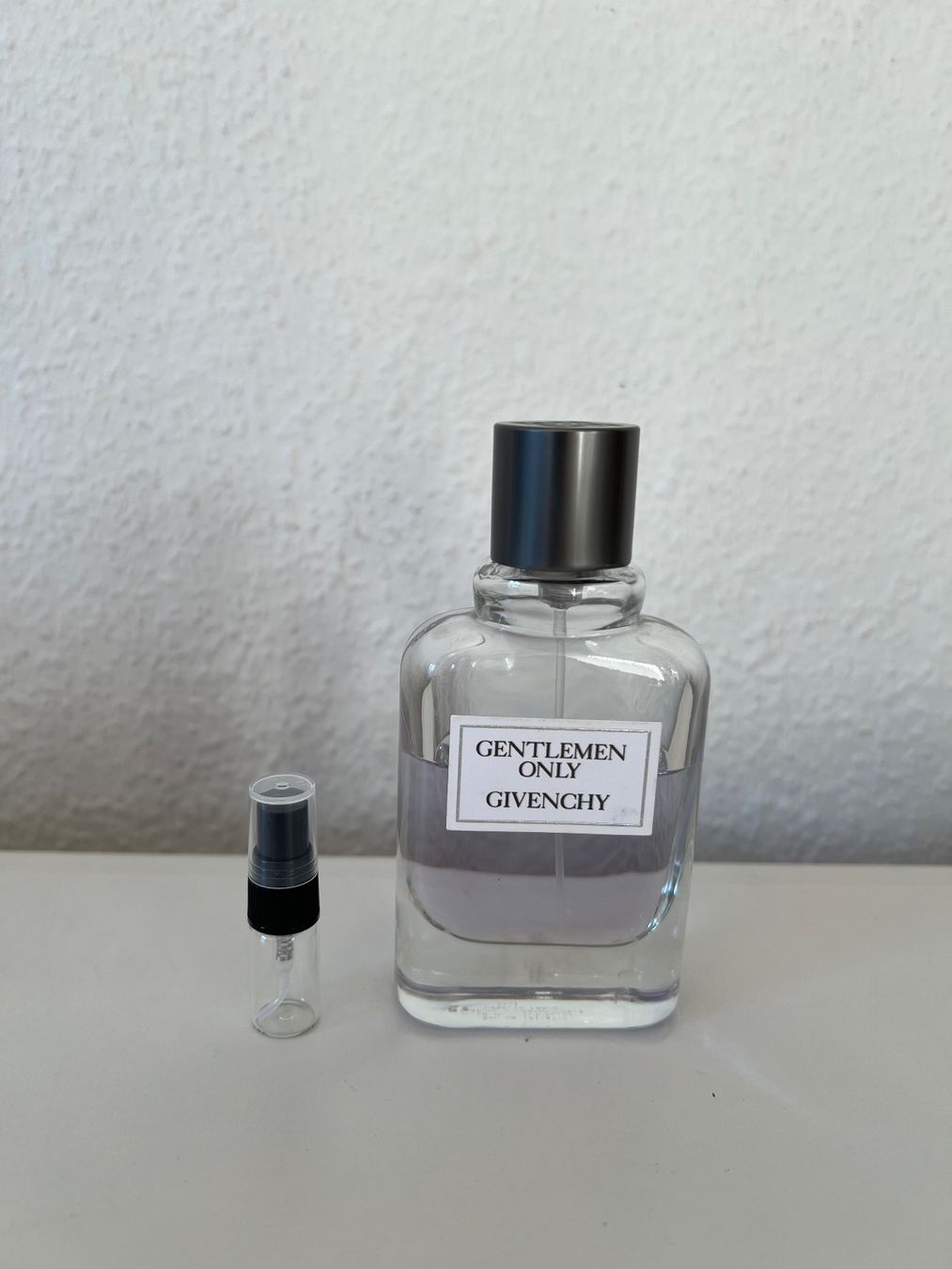 Givenchy Profumi & Eau de Toilette: 2ml Givenchy Gentlemen Only (INKL. Versand) – Usato da Zürich venduto da aur_w2ms