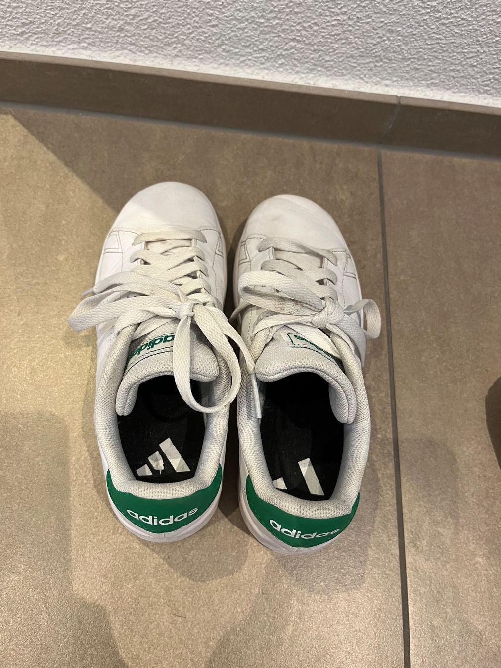 Adidas Scarpe per ragazzi: ***ADIDAS*** Sneaker Gr. 33! – Usato da Volketswil venduto da Kephren 4