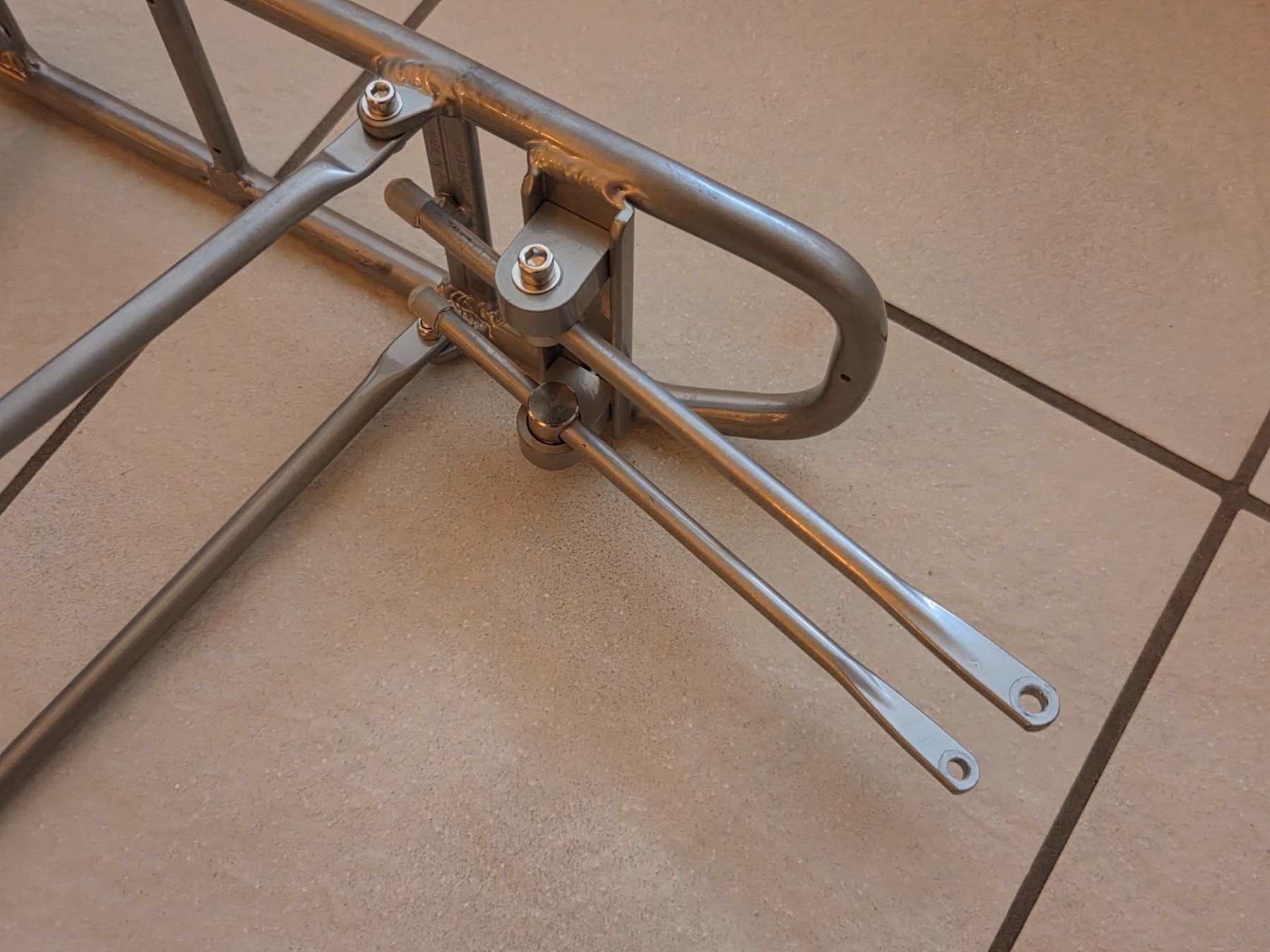 Pezzi di ricambio: Gepäckträger FOLDIT ADJUSTABLE 2.0 Silber – Usato da Rotkreuz venduto da vabu33 3