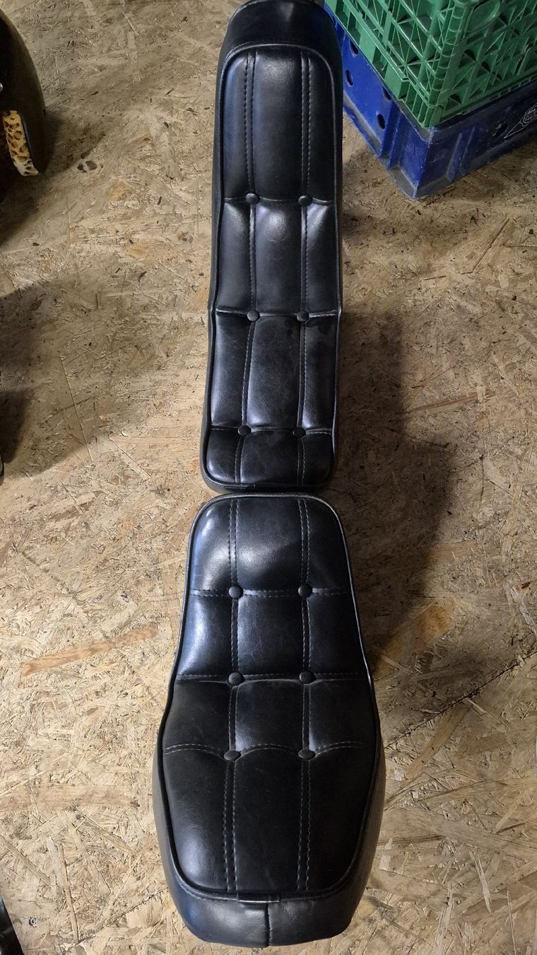 Harley-Davidson Tutti i ricambio per moto: Harley Davidson Chopper Seat – Usato da Thun venduto da HZDZ_RAGETO