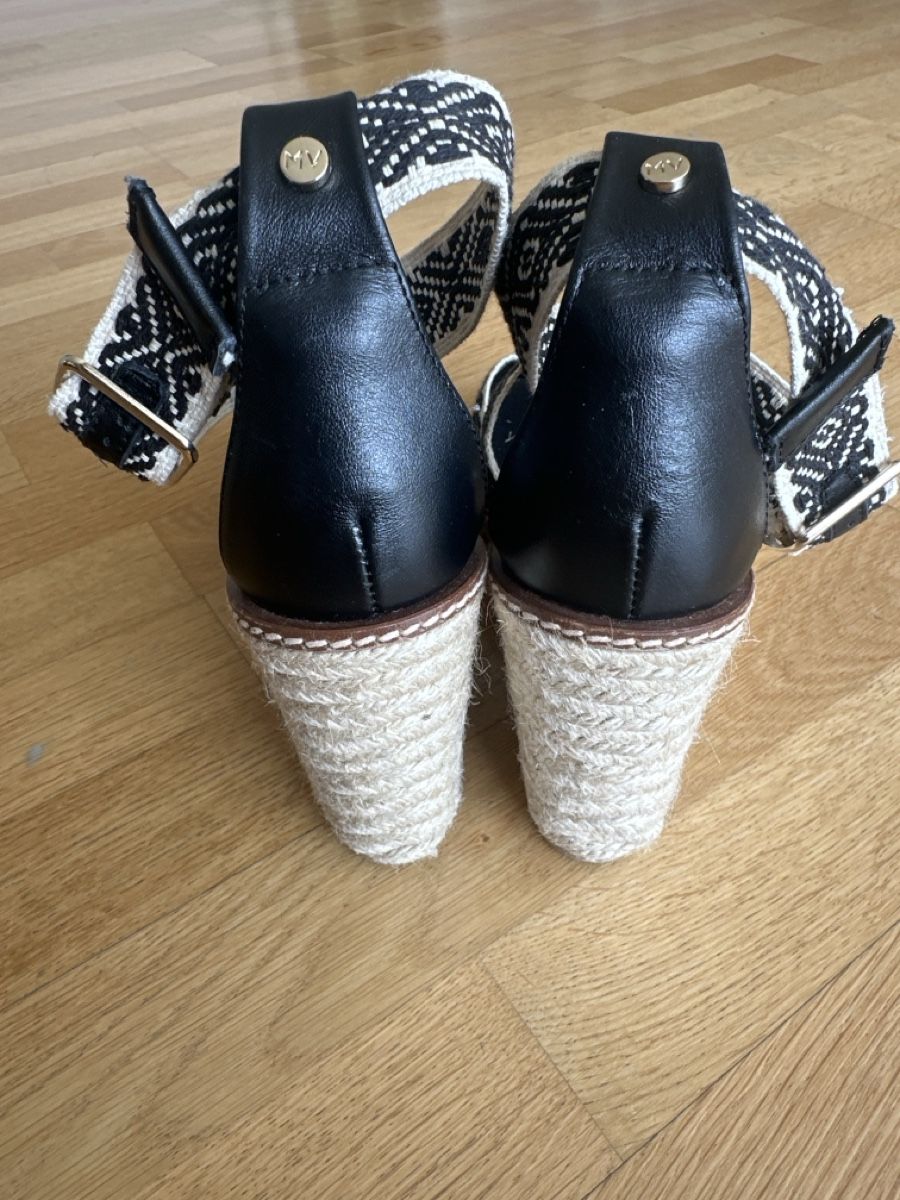 Scarpe da donna: MINT VELVET Sandals – Usato da Uerikon venduto da Ladybird40 2
