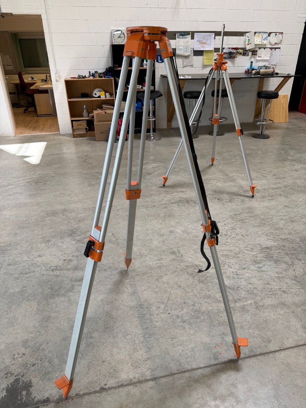 Mesurer: Laser/Nivellier-Stativ – D'occasion à Stein am Rhein par fab_gsy9 1