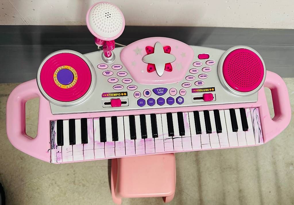 Strumenti musicali: Kinderkeyboard – Usato da Bülach venduto da ValiS