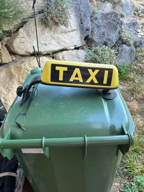 Insegne: TAXI Schild elektrifiziert – Usato da Hersberg venduto da Jeep56