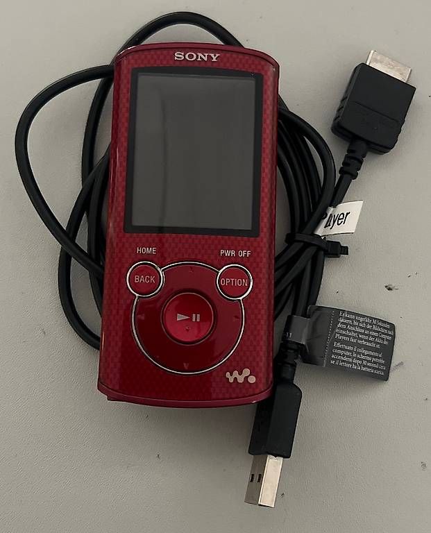 Lettore multimediale portatile:  Sony Walkman NWZ-E464 Red – Usato da Gunzwil venduto da mku_pv6y