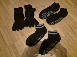 3 Paar Yoga Socken, 2 gebraucht, 1 neu