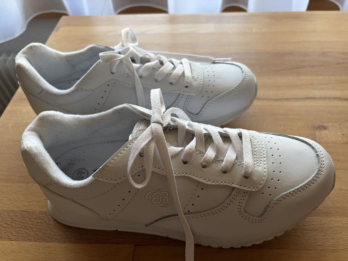 Scarpe da donna: Sneaker von Bütting 39 – Nuovo (secondo la descrizione) da Innertkirchen venduto da Huda2 1