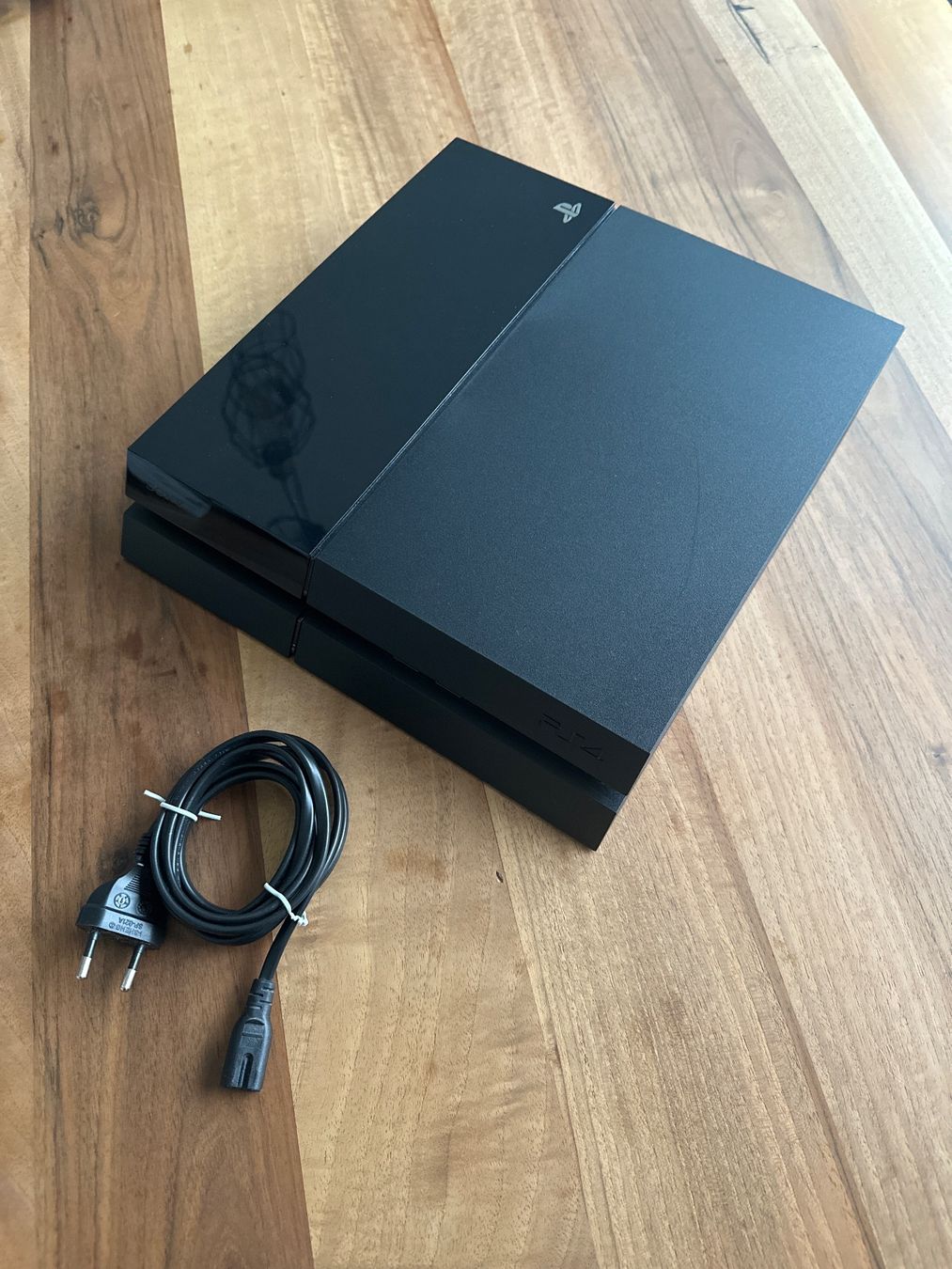 Sony Konsolen: PlayStation 4 + 5 Games + 1 Joystick – Gebraucht aus Birmensdorf ZH von Antoniomrs