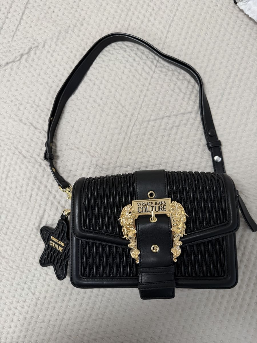 Versace Borse da donna: Schwarze Versace Jeans Couture Umhägetasche – Nuovo (secondo la descrizione) da Basel venduto da sid_dem