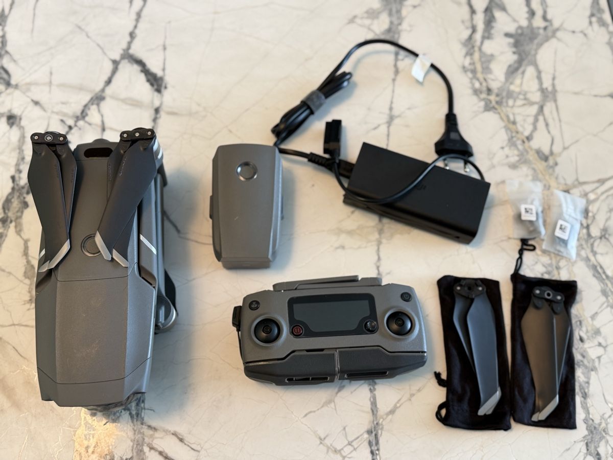 DJI Modellismo RC: DJI Mavic 2 Zoom Drone + extra Batterie – Usato da Kilchberg ZH venduto da bur_7ypx 1