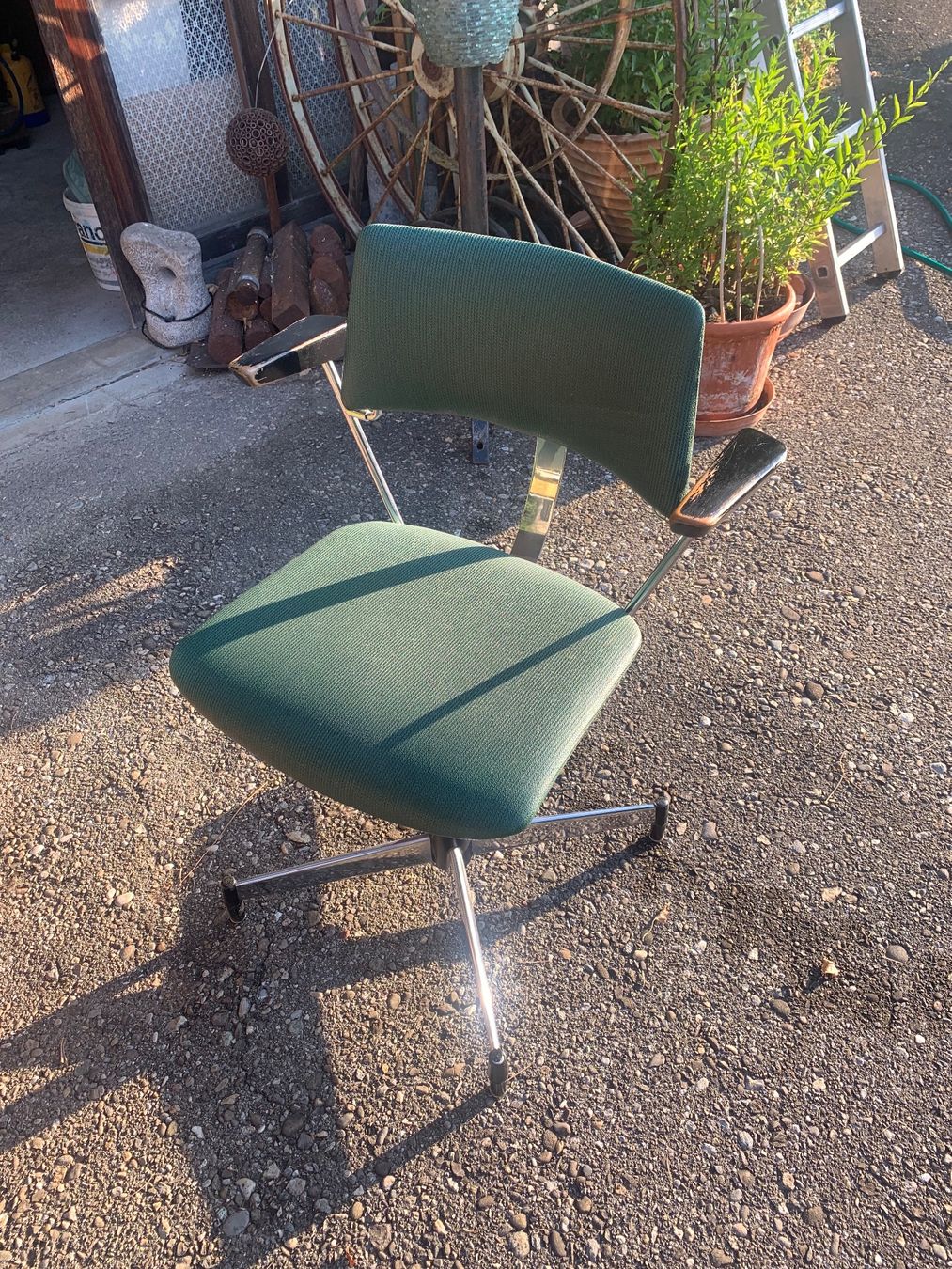Giroflex Chaises: Alter Bürostuhl Giroflex – D'occasion à Bibern SO par wecafra
