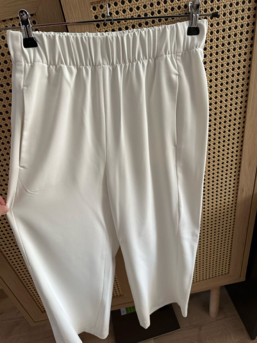 Pantalons: H&M Hose Gr 36 – D'occasion à Volketswil par Sina008
