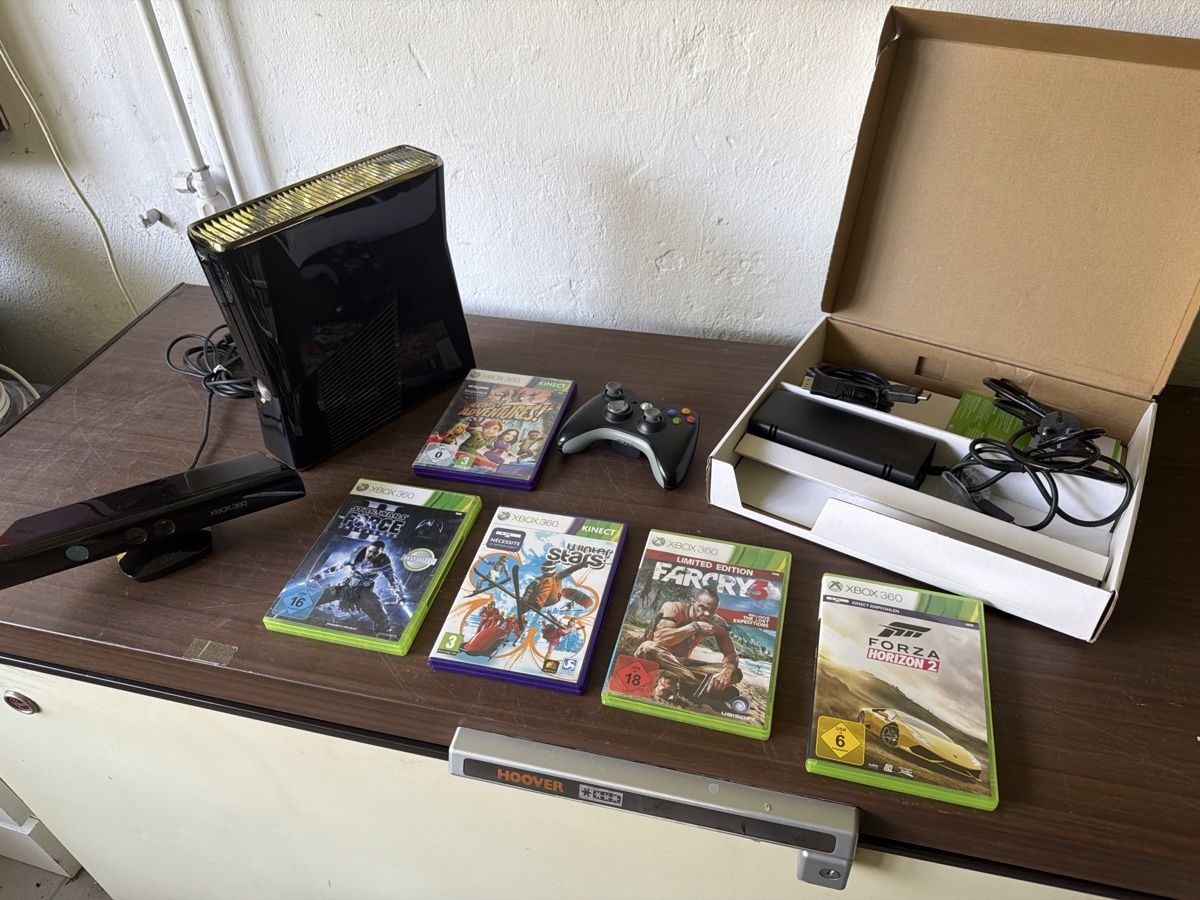 Microsoft Konsolen: Xbox 360 grosse Paket  – Gebraucht aus Arisdorf von comestibles