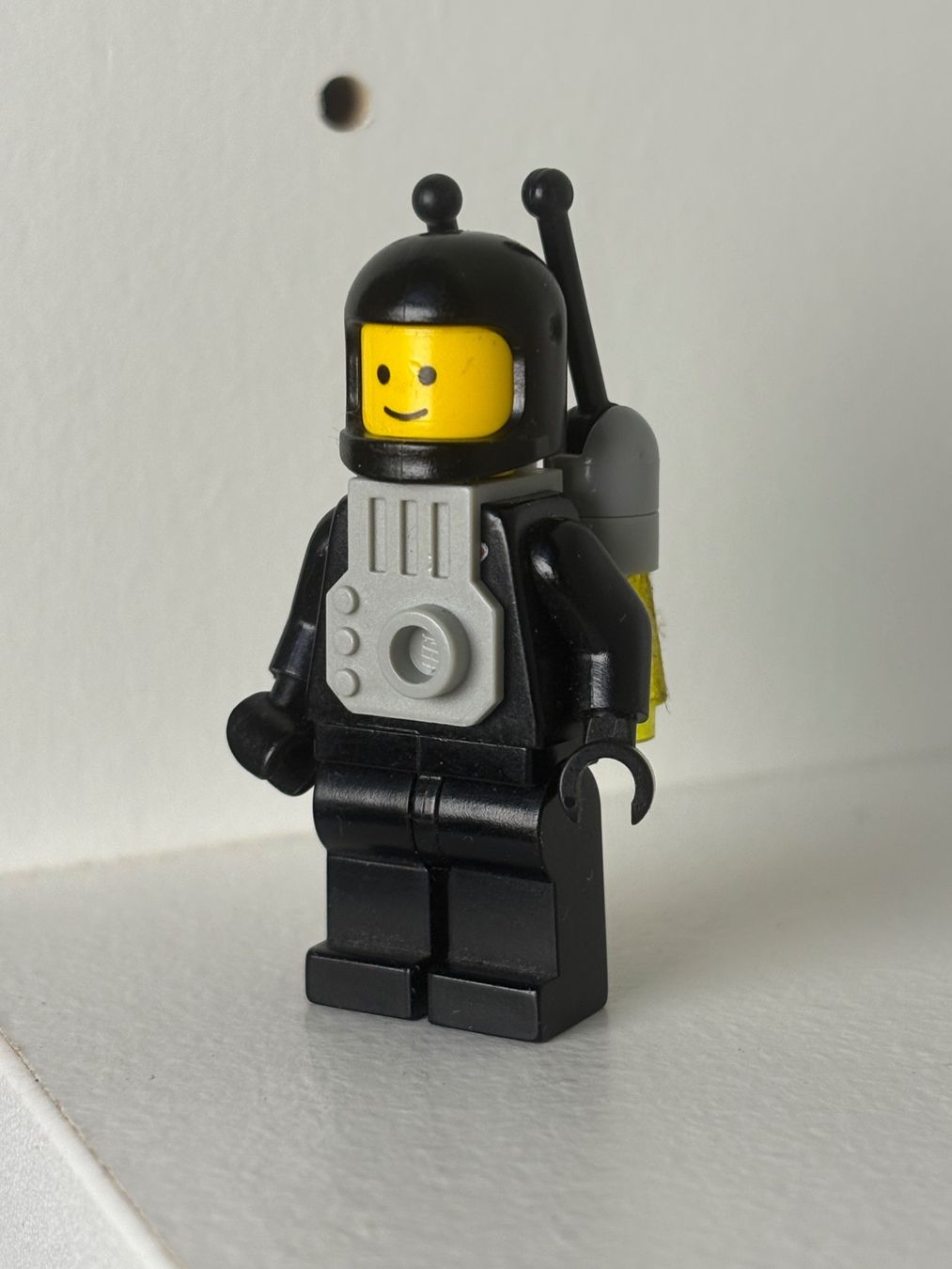 Lego Kit di costruzioni: Lego figurine Space System Black Astronaut with Jetpack Figu – Usato da Fully venduto da fre_58gk