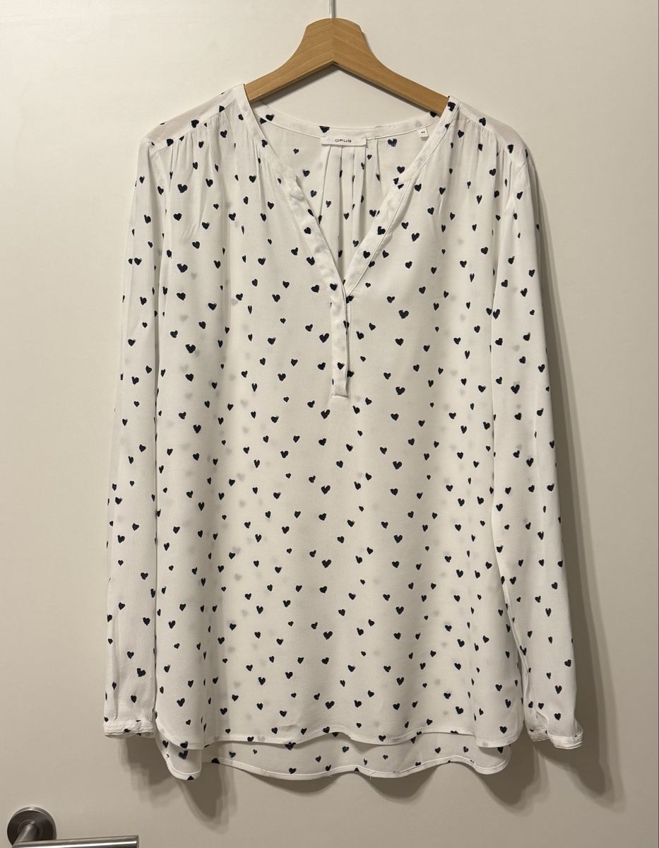 Opus Camicette: Bluse OPUS weiss mit schwarzen Herzen Grösse 44 – Nuovo (secondo la descrizione) da Flumenthal venduto da Krajan
