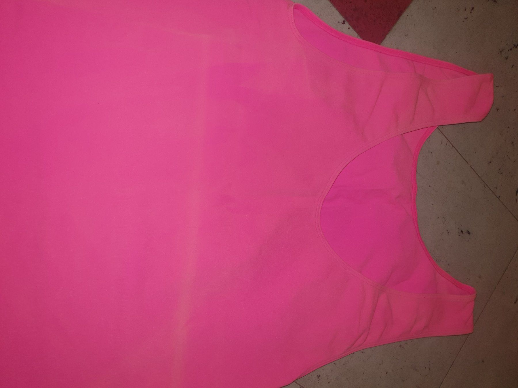 Top: Sport Top – Usato da Moosseedorf venduto da Sonnenschein.. 1