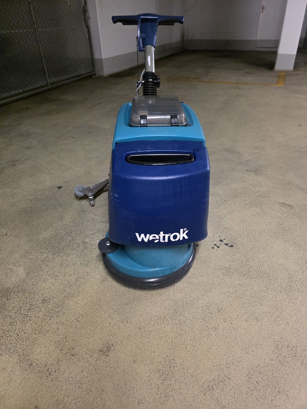 Wetrok Toutes les machines: WETROK SCRUBO 43E SCHEUERSAUGMASCHINE&TASKI CLEANFIX NILSFIX – D'occasion à Zürich par 5183840711