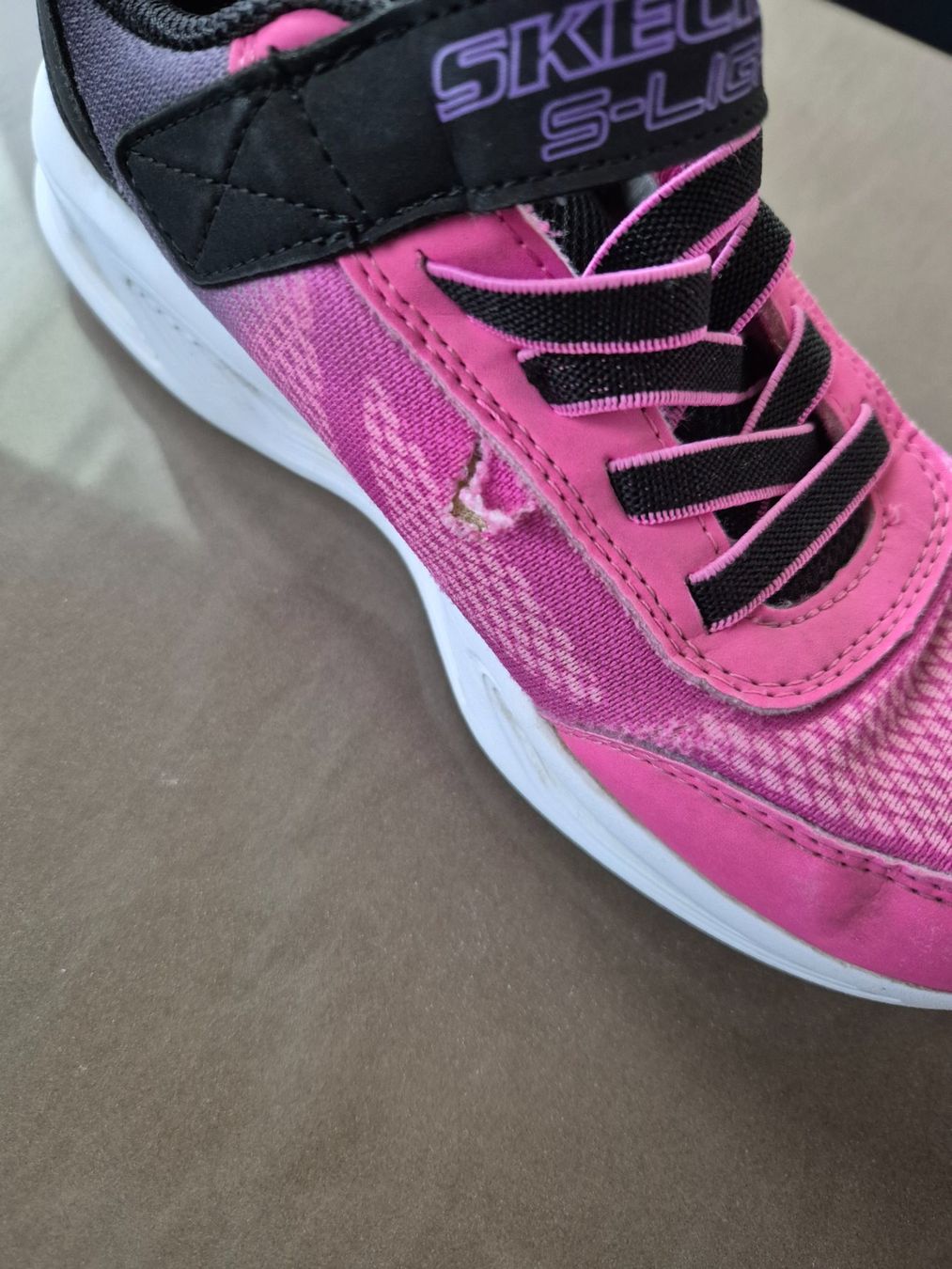 Skechers Schuhe für Mädchen: Schuhpaket Skechers, Elefanten Gr.31 – Gebraucht aus Brugg AG von piniata 2