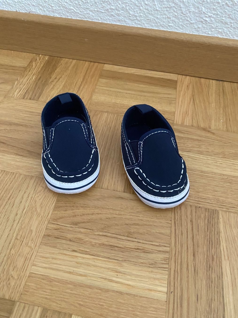 Scarpe per ragazzi: Kinder Schuhe Grösse 6-12 Monate – Usato da Zürich venduto da MaSte