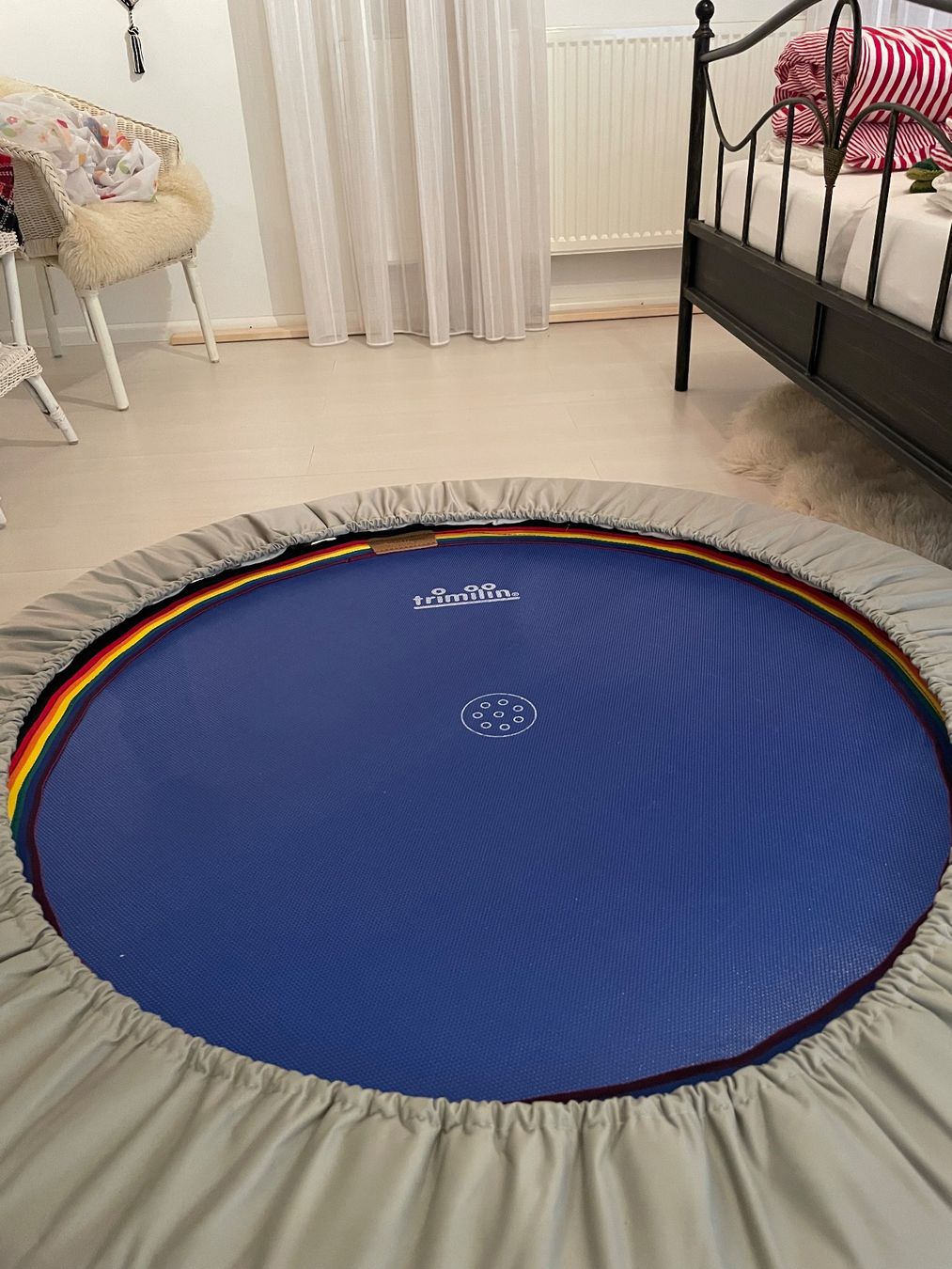 Trampolini: Trampolin ,TRIMILIN blau ,mit stange – Usato da Pfeffingen venduto da Purzzeli 5
