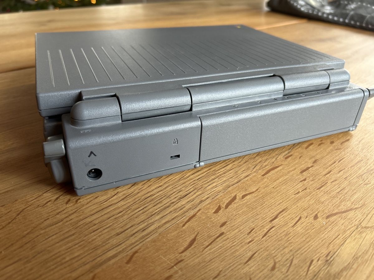 Apple Notebooks: Apple Macintosh PowerBook 160 – Defekt aus Elsau von  4