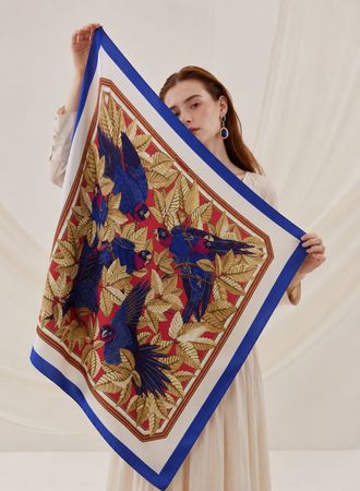 Hermès Carré „Les Perroquets“ – 90 x 90 cm  