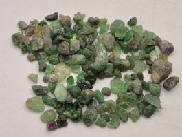 LOT Tsavorit Granat roh 51.6ct. Tansania
