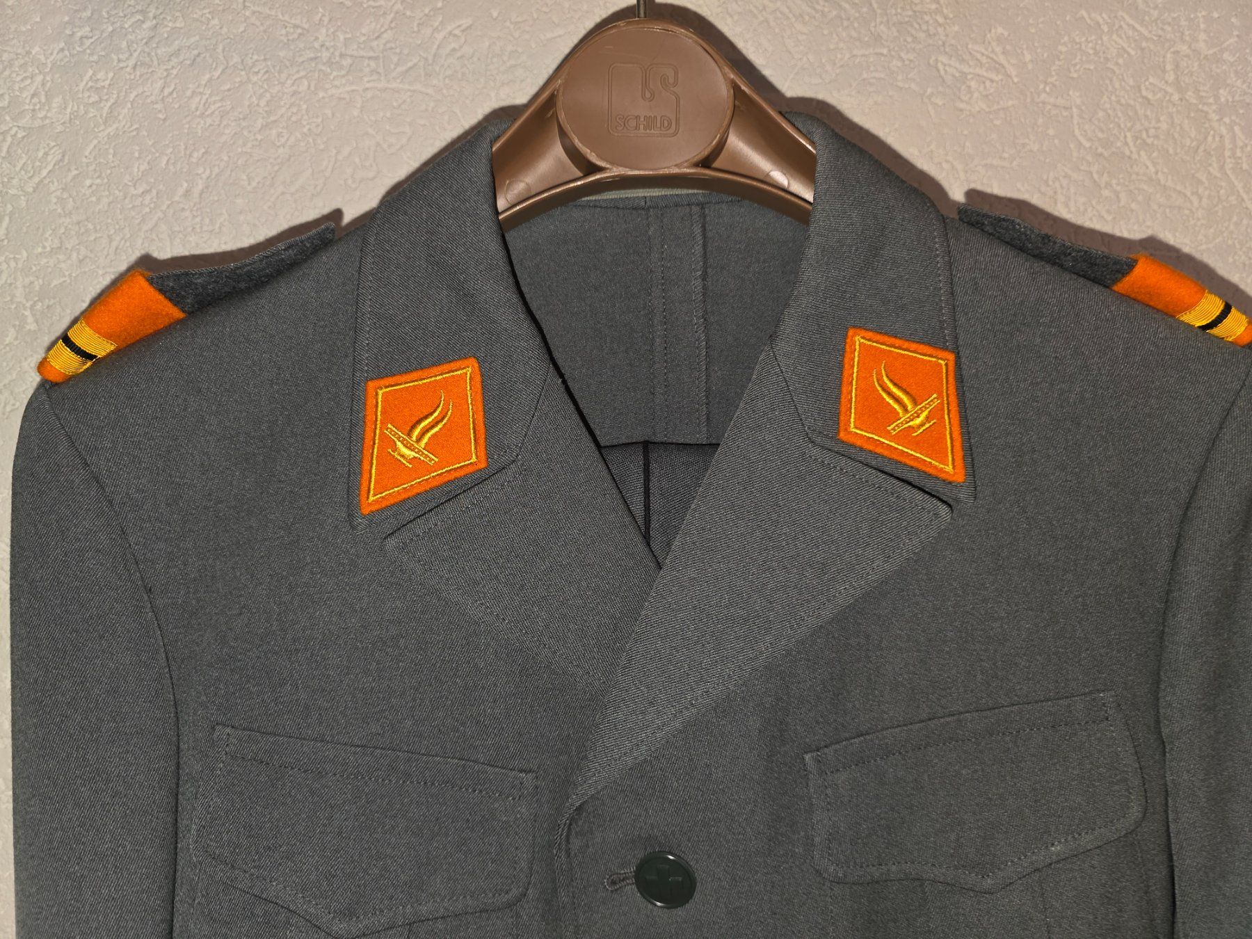 Schweizer Armee Uniformi: Uniform CH-Armee > Waffenrock & Hose  /Ordonnanz 49 oder 72 – Usato da Obermumpf venduto da oiskypoisky 2