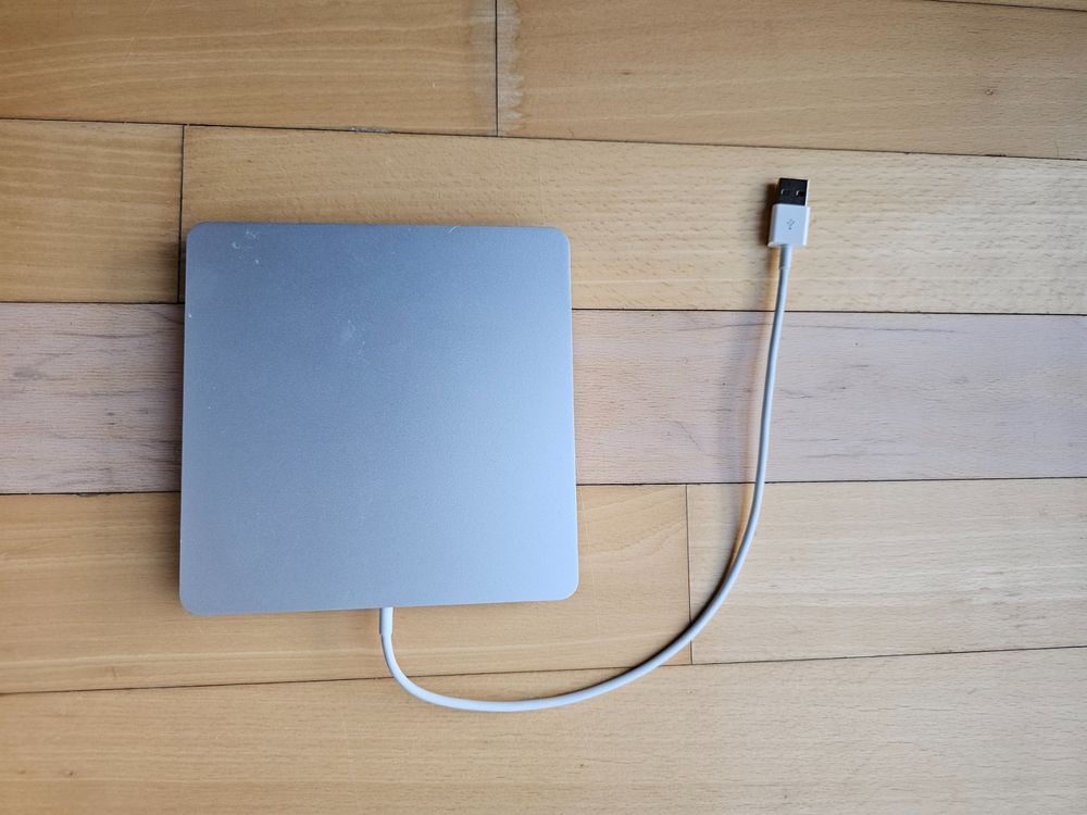 Apple SuperDrive USB Laufwerk - Top Zustand, wenig genutzt! (Gebraucht ...