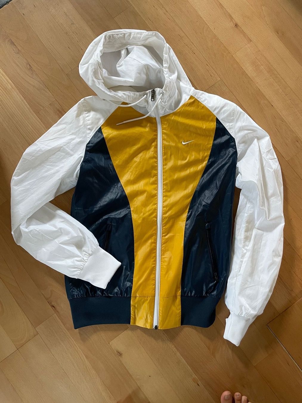 Nike Giacche: Nike Vintage – Nuovo (secondo la descrizione) da Lotzwil venduto da milusha