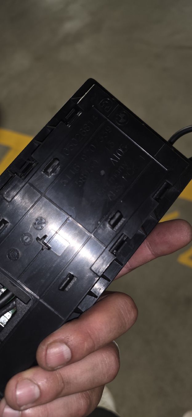 Caricabatterie: Wireless-Charging Ablage für BMW – Usato da Lyss venduto da Tigaslopezzz 1