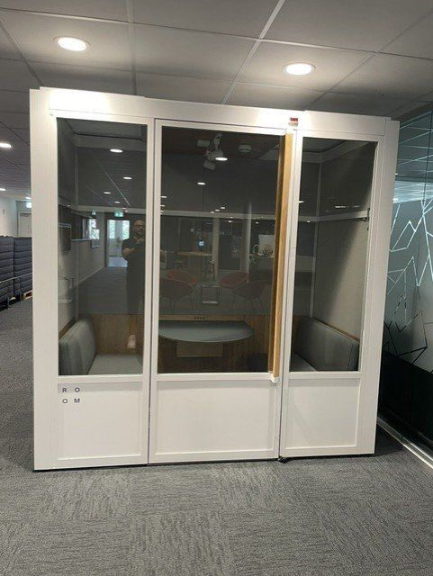 Mobile-home: Meetingbox Room – D'occasion à Regensdorf par OfficeExperts