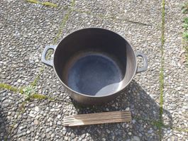 Casserole fonte noir usée