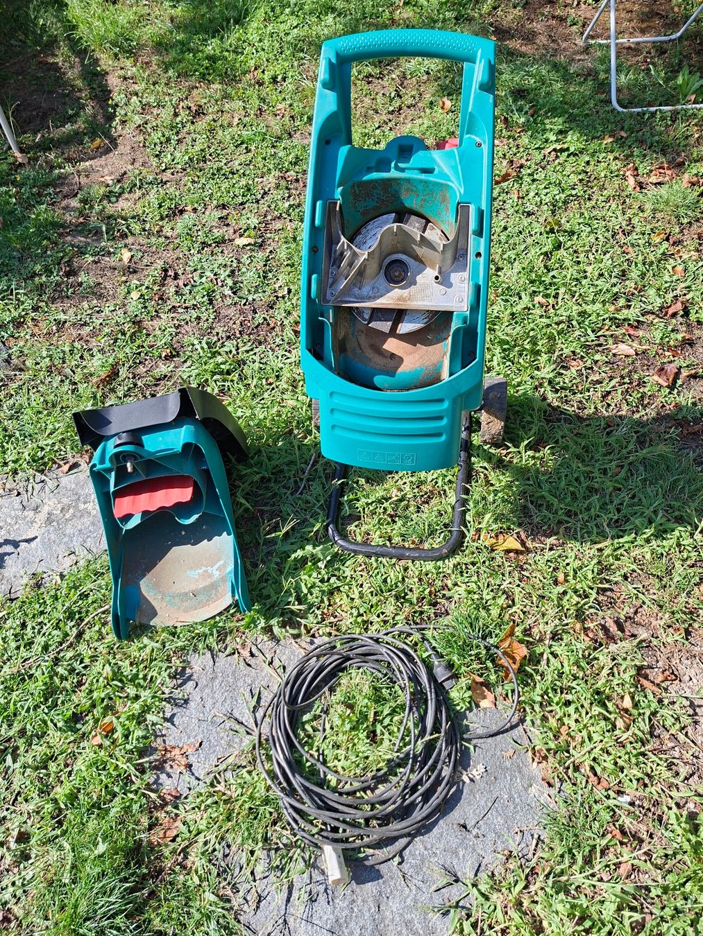 Bosch Häcksler: Häcksler Bosch AXT Rapid 2000 – Gebraucht aus Wettingen von Schoenau50 1