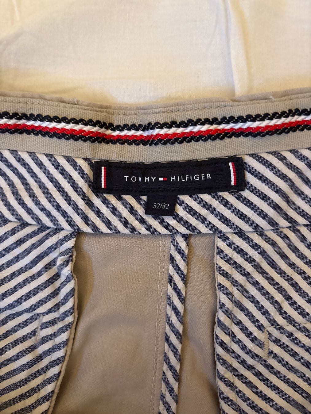 Tommy Hilfiger Hosen: Chino Tommy Hilfiger – Gebraucht aus Wermatswil von _nici_13 3