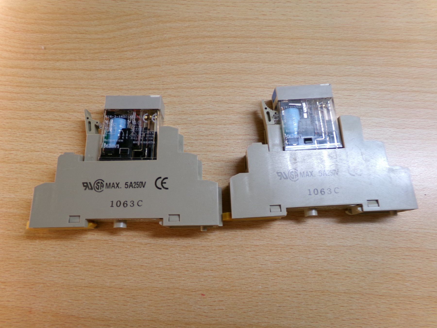 Omron Elektronikbauteile: 2 Relais 24VDC 2 Umschalt Omron – Gebraucht aus Hombrechtikon von Maloev17 1