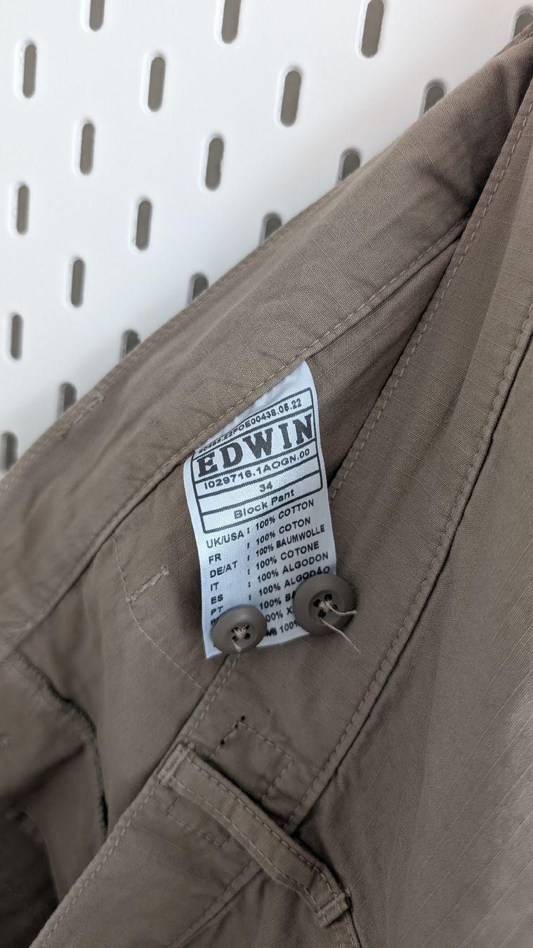 Pantaloni: Edwin rip stop trousers size 34 – Usato da Zürich venduto da bandi-m 1
