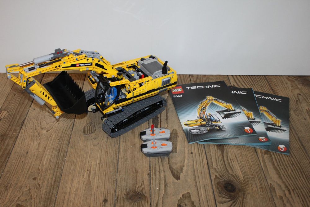 Lego Technic motorisierter Bagger 8043 + Kompaktbagger 8047 | Kaufen ...