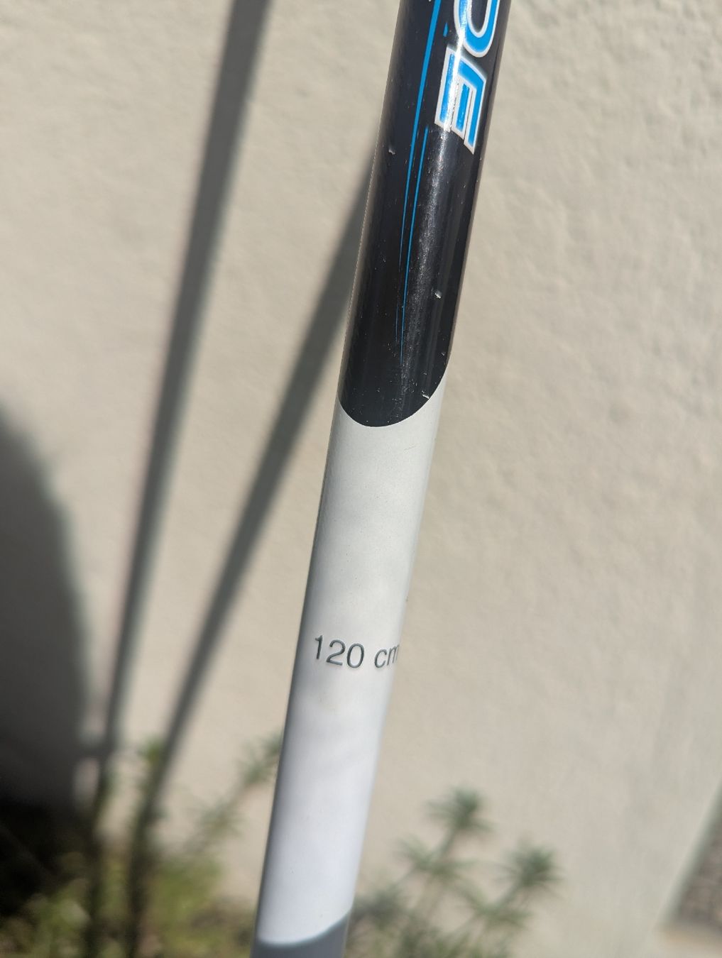 Bâtons de marche: Nordic Walking Stöcke 120cm – D'occasion à Hofstetten ZH par Raiona 1
