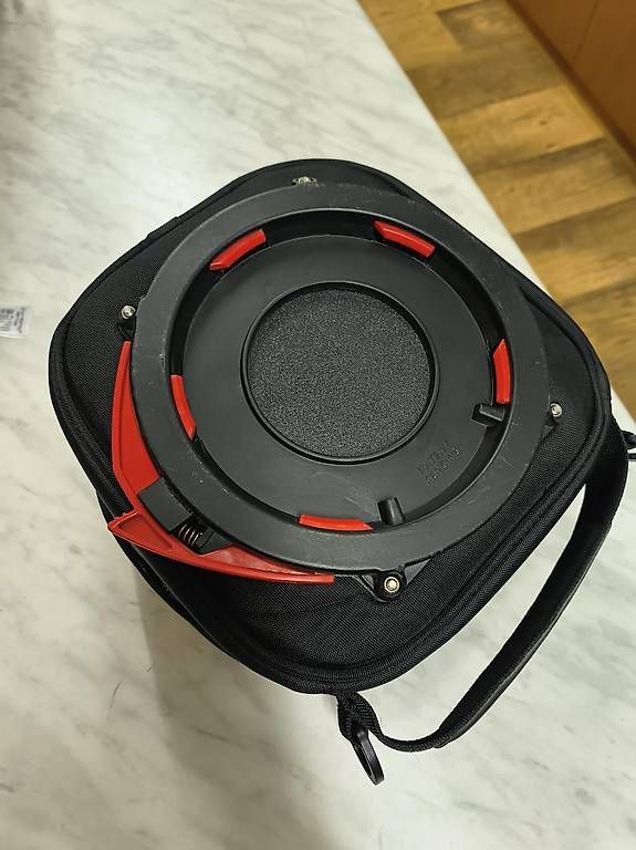 Zaini: Givi Tankrucksack mit Tanklock – Difettoso da Bassersdorf venduto da 1200 1