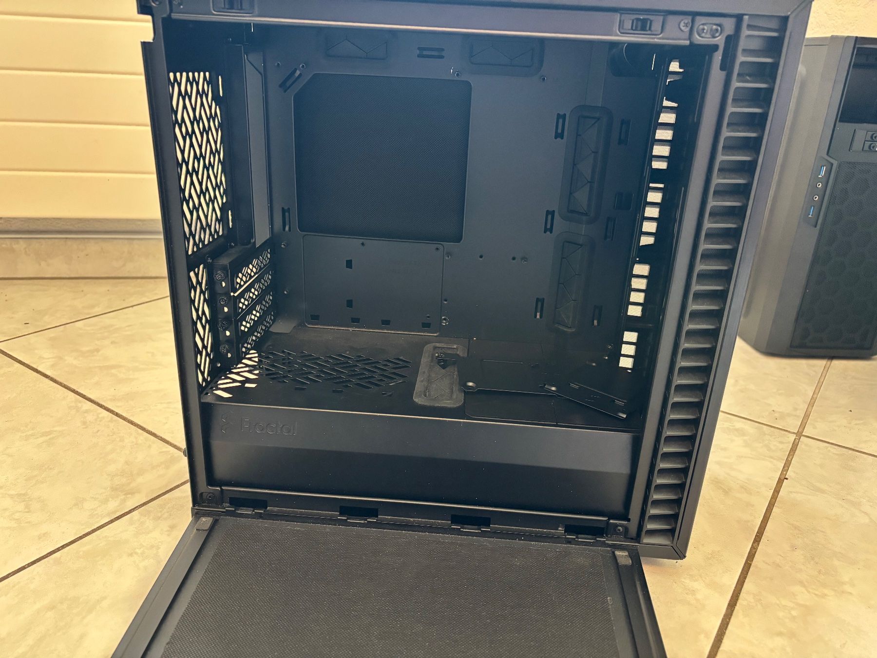 Fractal Custodie: Fractal Design Define 7 Compact PC Gehäuse Schwarz Top Zu... – Usato da Niederlenz venduto da Isstaa 3