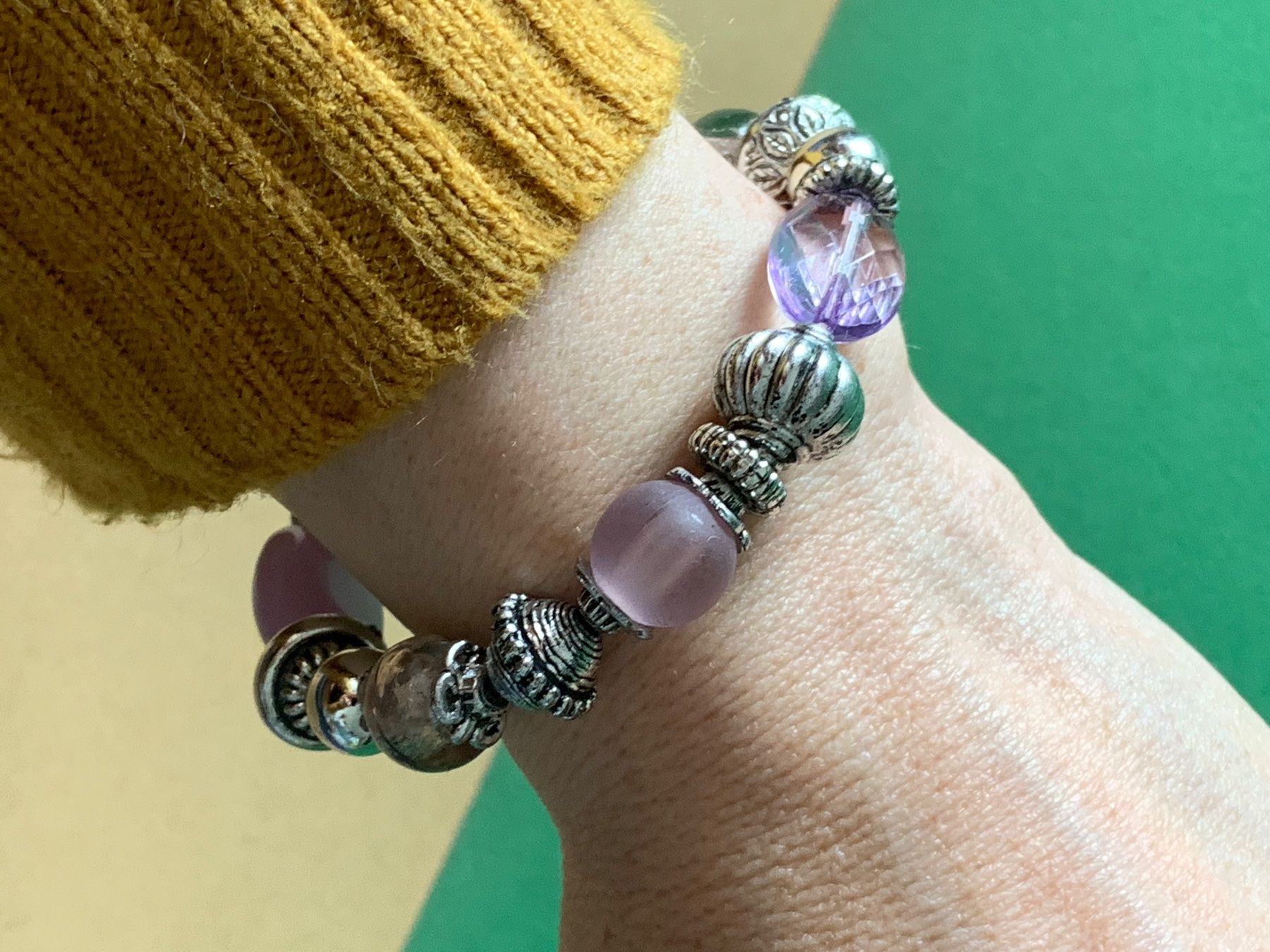 Bracciali & Braccialetti: Armband fröhlich lila – Usato da Dittingen venduto da Bijoubelle 5