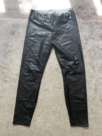 Calzedonia, Ekoleder Hosen, Gr. L, gefüttert. Leggins