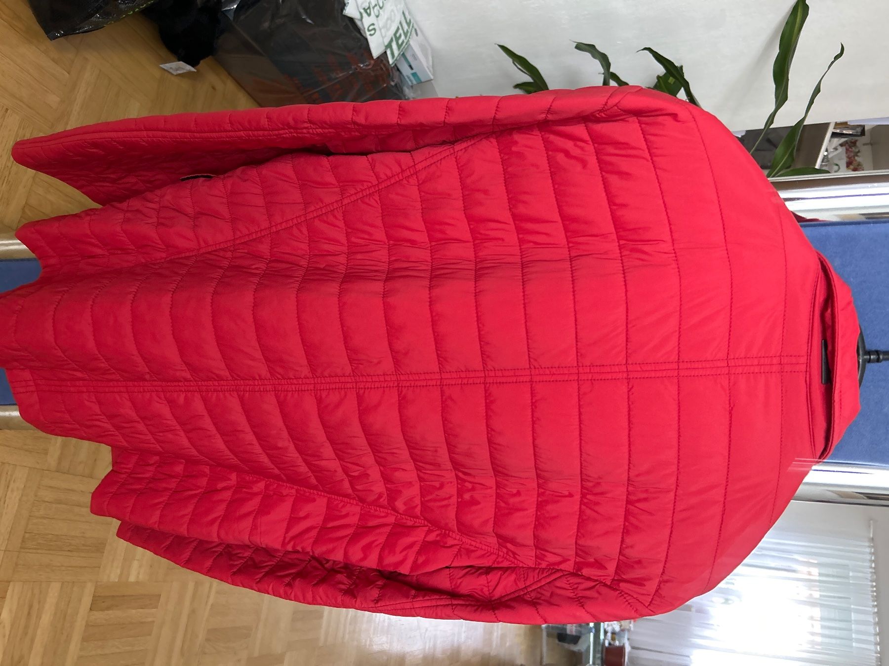 Bugatti Completi: Bugatti Hr. Anzug Jacke Neu Gr.50 – Usato da Dulliken venduto da Lindt.1845 1