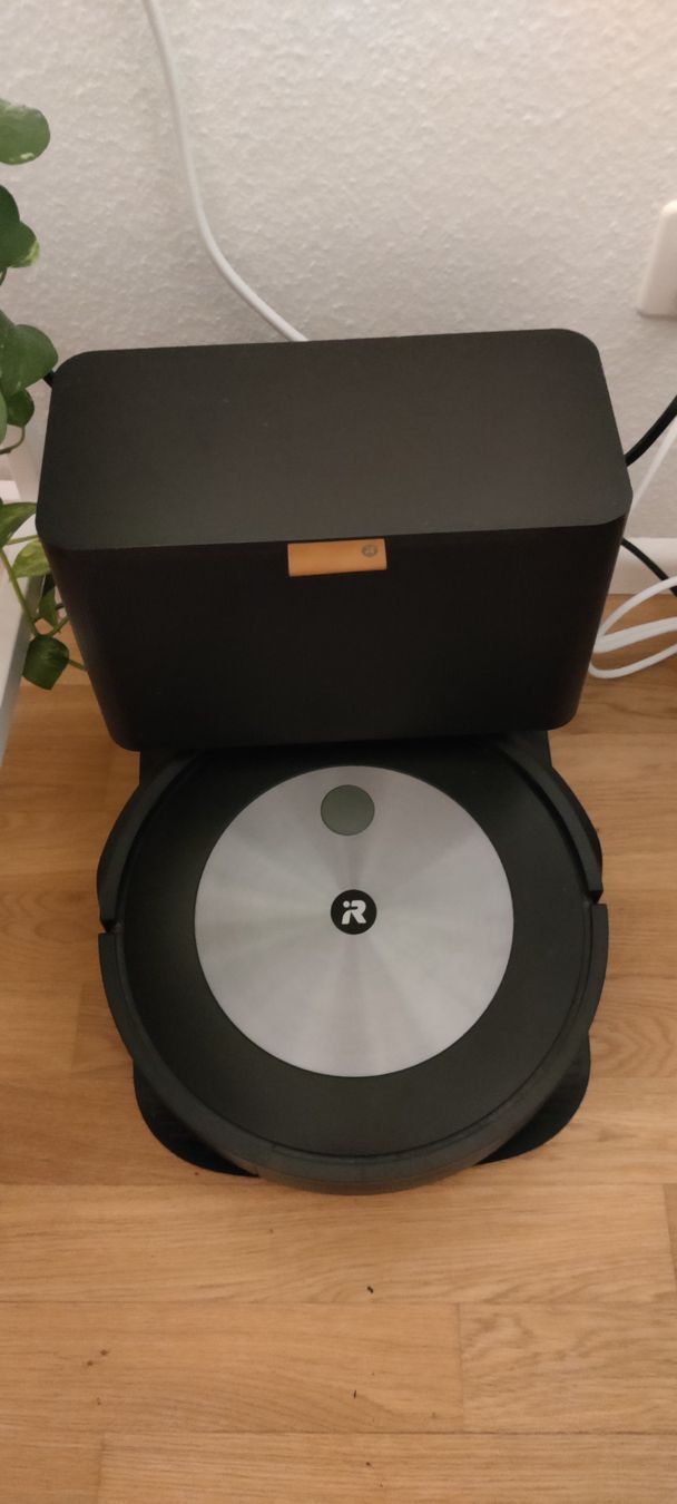 Irobot Aspirapolveri & Accessori: iRobot Roomba j7+ mit Clean Base + Zubehör – Usato da Basel venduto da zsofia_boczan