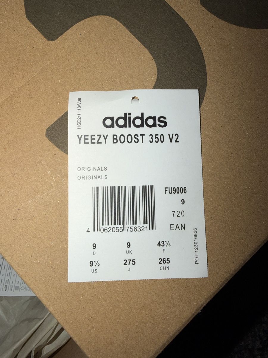 Adidas Herrenschuhe: Adidas Yeezy Boost 350 V2 EU 43 1/3 – Gebraucht aus Schwerzenbach von Cyrilho10 2