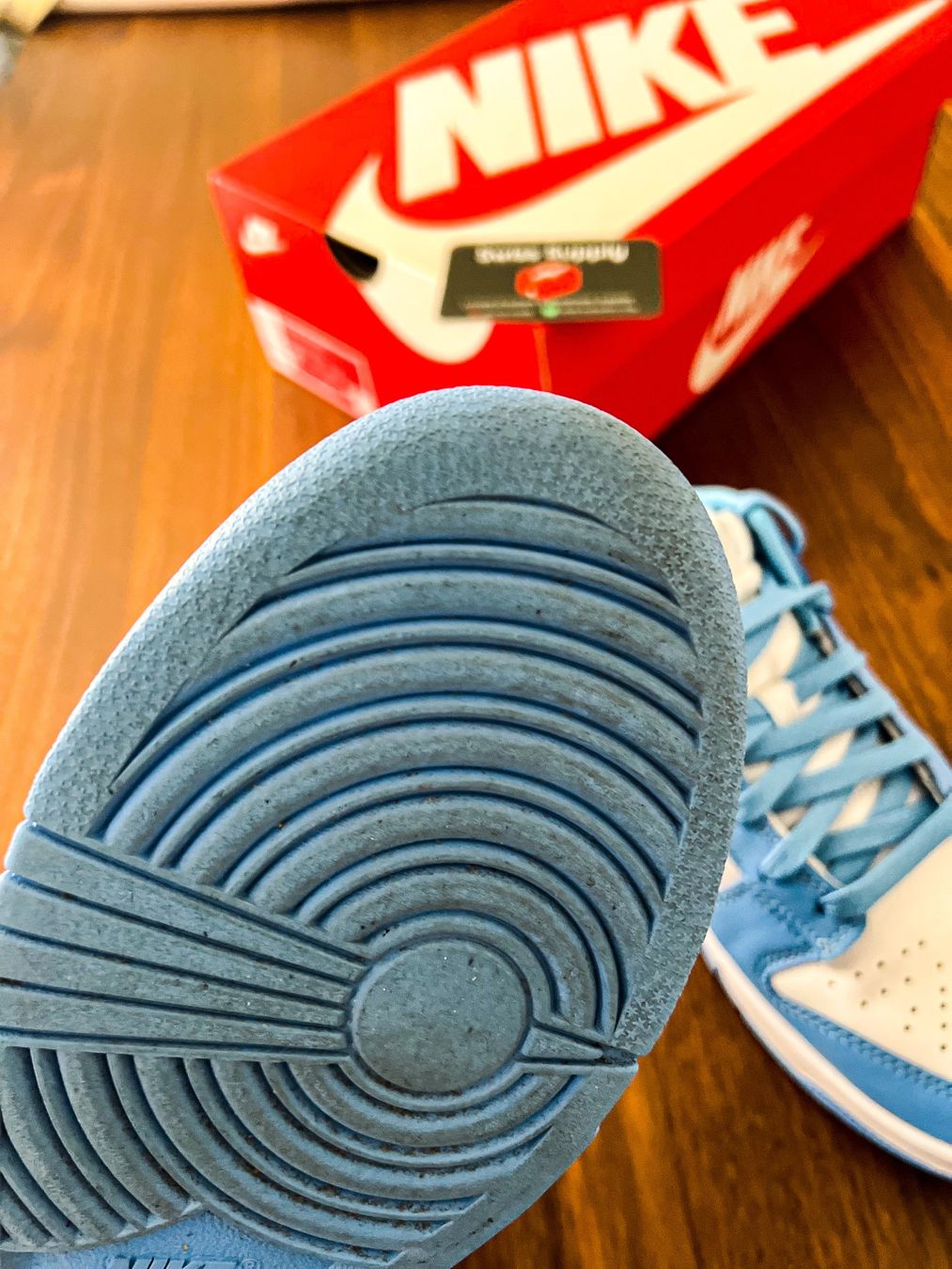 Nike Scarpe da uomo: Nike Dunk Low UNC [EU 42] – Nuovo (secondo la descrizione) da Spreitenbach venduto da iamxrco 2