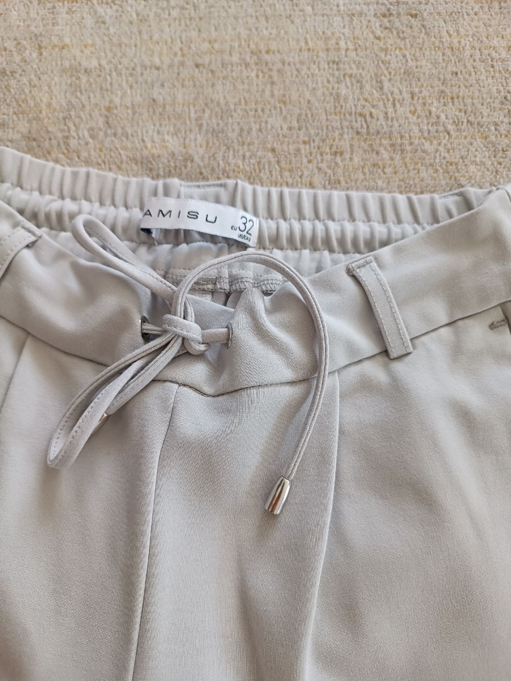 Pantaloni: PANTALON AMISU GRIS CLAIR 32 – Usato da Sierre venduto da shirley04 4