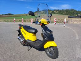 Kleinmotorrad Kat. F 45kmh gelbe Nummer SMC Flash 50 Roller